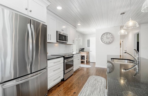 Millersburg House | Very cozy and inviting lake house on the sandy shores of beautiful Lake Huron