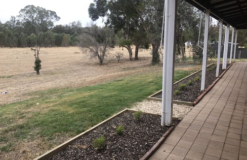 Echuca Village House | Very Large 4 Bedroom House and Pool