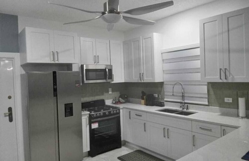 Portmore House | Very Large, charming 2- bedroom house in quaint Portmore with AC