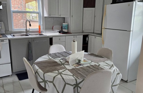 Cote-Saint-Paul Apartment | VERY LARGE, COMFORTABLE 4-BEDROOM APARTMENT CLOSE TO THE METRO