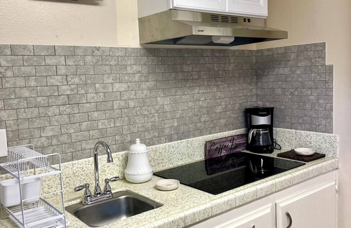 Hemet Apartment | Very Lucky POOL home, is a very cozy guesthouse close to Soboba and Idyllwild.
