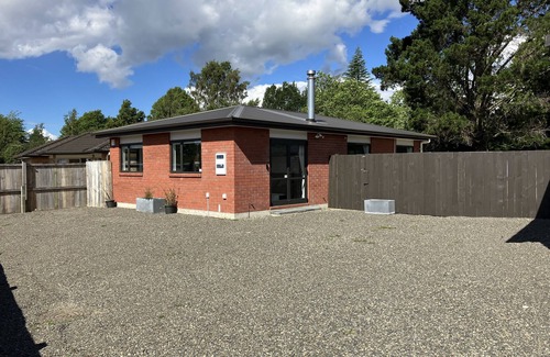 Turangi House | Very modern, new, clean, 3 Bedroom home 2 bathroom