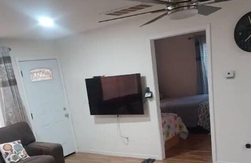 Lathrop House | Very nice and Private Charming.