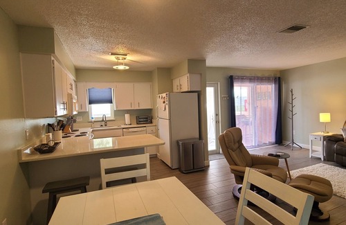 Englewood Condo | Very Nice, Clean Condo on Manasota Key! Close to Everything!
