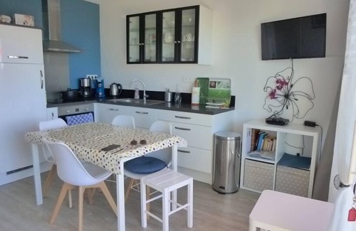 Damgan Apartment | Very nice ground floor apartment with sea view