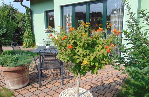 Ettersburg House | Very nice holiday home with terraces, garden and pool, near Weimar