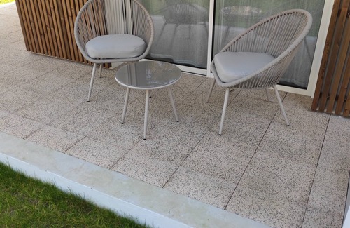 Le Penon Apartment | Very nice new apartment with quiet garden, walking distance to the beach, wifi internet, parking.