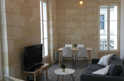 Saint Seurin - Fondaudege Apartment | Very nice renovated apartment in stone building