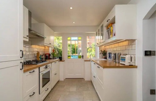 Maidenhead Cottage | Very Pretty 2 BR Cottage On Edge of National Trust