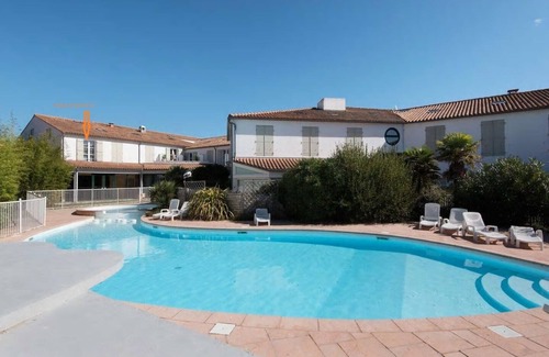 La Couarde-sur-Mer Apartment | Very pretty DUPLEX*Ile de Ré, pool view, next to beach La Couarde.
