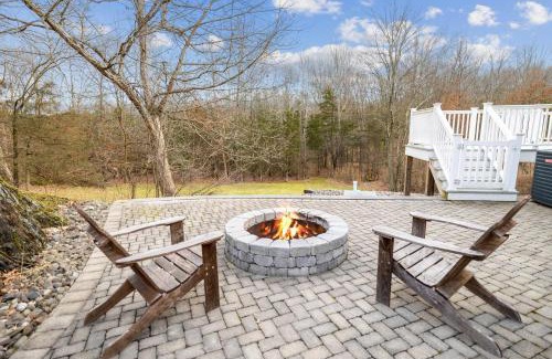 Chester House | Very Private Large Home on 22 Acres