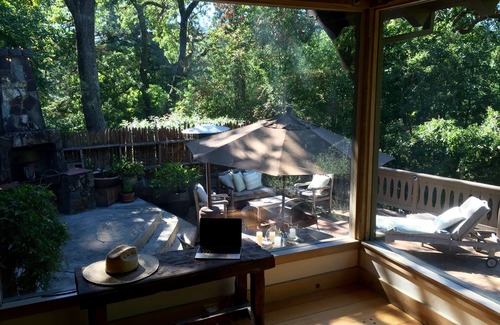 Fairfax Cottage | Very Private Romantic, Hikers, Bikers, Walk to town