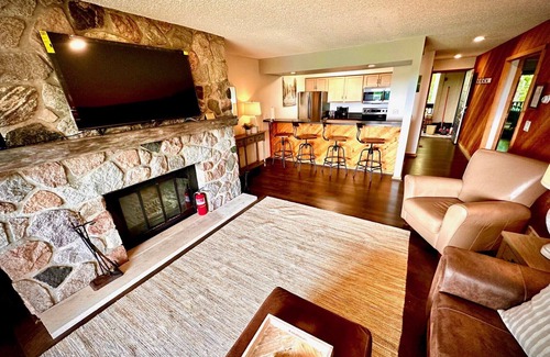 Bellaire Condo | Very Private Updated 2Br Condo on the Summit. Walking distance to all the fun.
