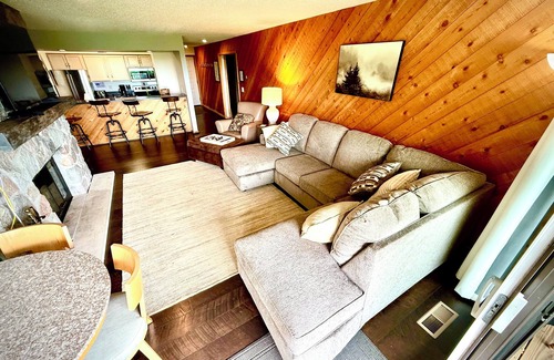 Bellaire Condo | Very Private Updated 2Br Condo on the Summit. Walking distance to all the fun.