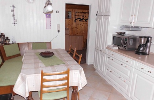 Kleinmeinsdorf Apartment | Very quiet location on the outskirts with very good facilities. Very family friendly.
