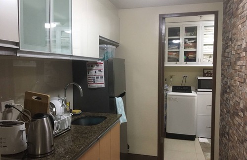 Pasay Condo | Very quiet place close to shops, restaurants, casino and international airports