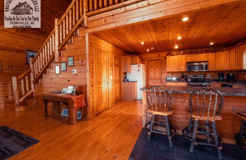 Ferryville Cabin | Very Secluded Beautiful Cabin! Watch The Wildlife And Star Gaze From The Deck!