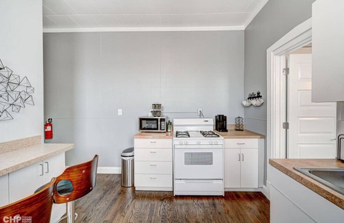 Lakeview Apartment | Very Sharp Cozy Pad!
