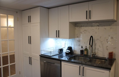 Downtown Gatineau Apartment | Very spacious 3 bedroom apartment located in luxury home in Gatineau