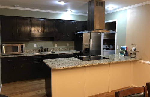 Summerville House | Very Spacious 3 Bedroom/3 bath townhome- 2000 sq ft.