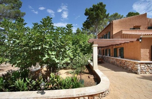 Felanitx Villa | Very Spacious and Comfortable Country House with Air-Conditioning and Private Pool!