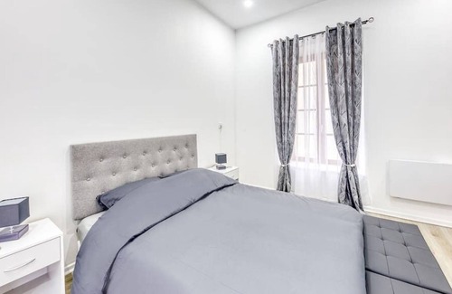 Tonnerre Apartment | Very spacious apartment for 4 people