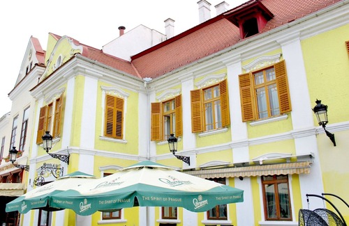 Medias Apartment | Very spacious apartment in the old city center of Medias