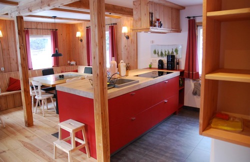 Innerkrems Villa | Very spacious Chalet with sauna and garden