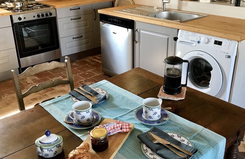 Razines House | Very spacious Guesthouse near Richelieu