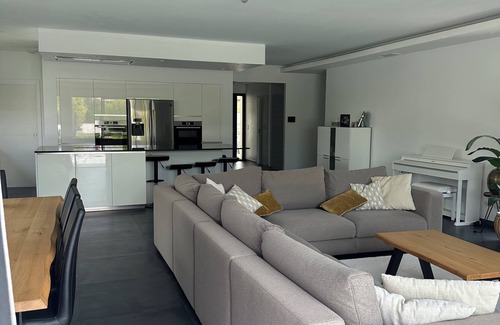 Saint-Lys House | Very spacious modern house with swimming pool.