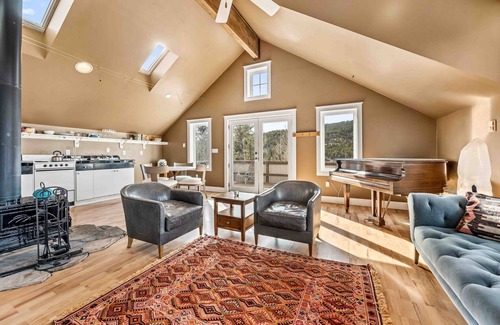 Nederland Ski Chalet | Very spacious vaulted ceiling 1-bdrm Chalet in Ned, 10 min from skiing, Views