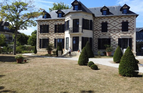 Cabourg Apartment | Very well located 2-room apartment, 15 minutes from the beach and shops