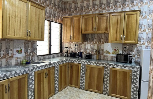Kumasi Apartment | Vesgrah Homes cozy Apartment with Super King Size Bed
