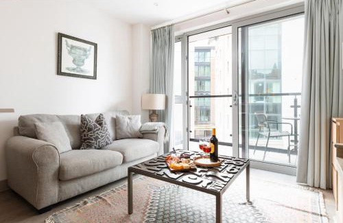 Poole Apartment | Vespasian's Abode by Grandeur Property
