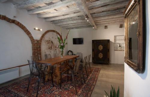 Dolni Vestonice House | Vestonicka Moruse