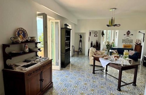 Seiano Bed & Breakfast | Vesuvio View