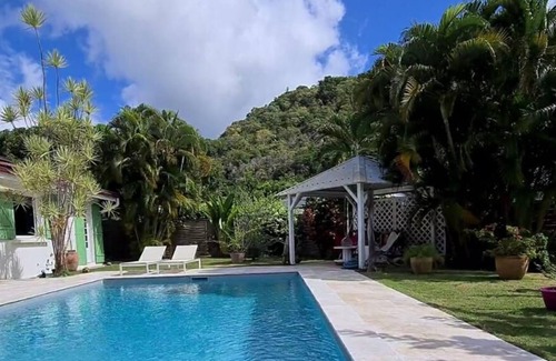 Case-Pilote Villa | Vetiver garden villa