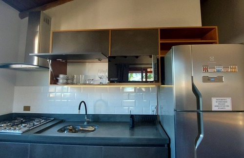 Mambucaba Apartment | Vetura - Cosy apto with kitchen, 50m from the Beach, Private Barbecue, AC, Wi-Fi, Netflix, pool