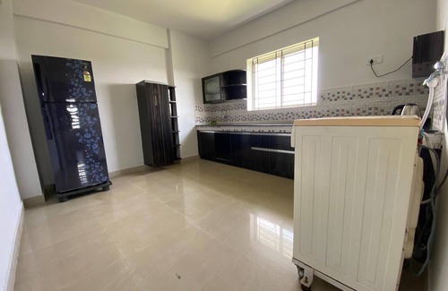 Kumbalam Hotel | Veu Ragamalika Apartment with Fully Equipped Kitchen, Balcony & Caretaker