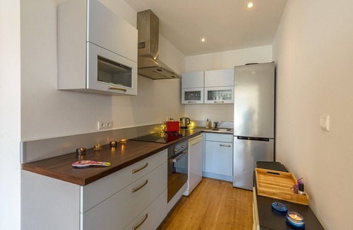 Veyrier-du-Lac Apartment | VEYRIER centre - Pool and View, Apt contemporain