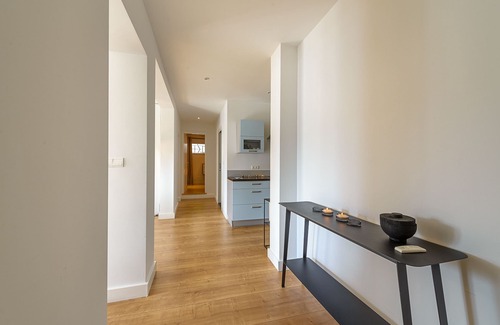 Veyrier-du-Lac Apartment | VEYRIER centre - Pool and View, Apt contemporain