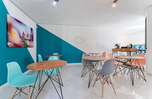 Queretaro House | VH | Private room Querétaro | wifi and rooftop | 145