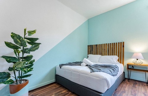 Santa Maria la Ribera Apartment | VH | Stylish Loft + Relaxing Patio | 112