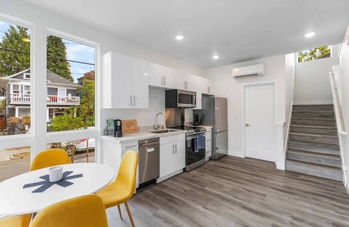 Capitol Hill Apartment | Vhagar's Valyria's Vista