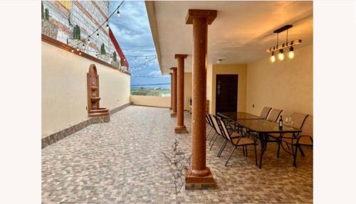 Ezequiel Montes House | Viñedos y Peña - La Gladiola