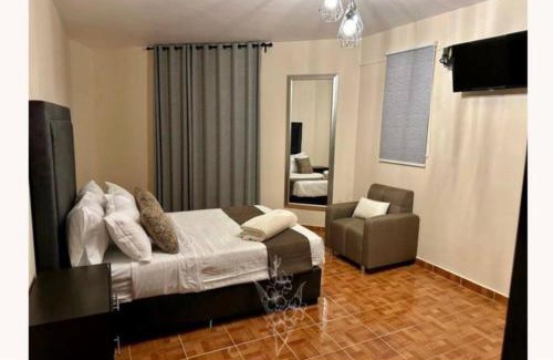 Ezequiel Montes House | Viñedos y Peña - La Gladiola