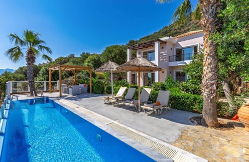 Agios Nikolaos Villa | Villa Desire by Villa Plus