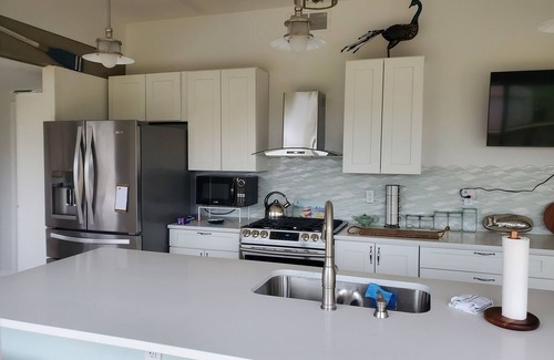 Monroe House | Vi's Lakeview Cottage
