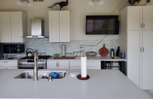 Monroe House | Vi's Lakeview Cottage