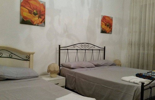 Crocetta-San Lazzaro-Modena Est House | Via del Mercato apartment.